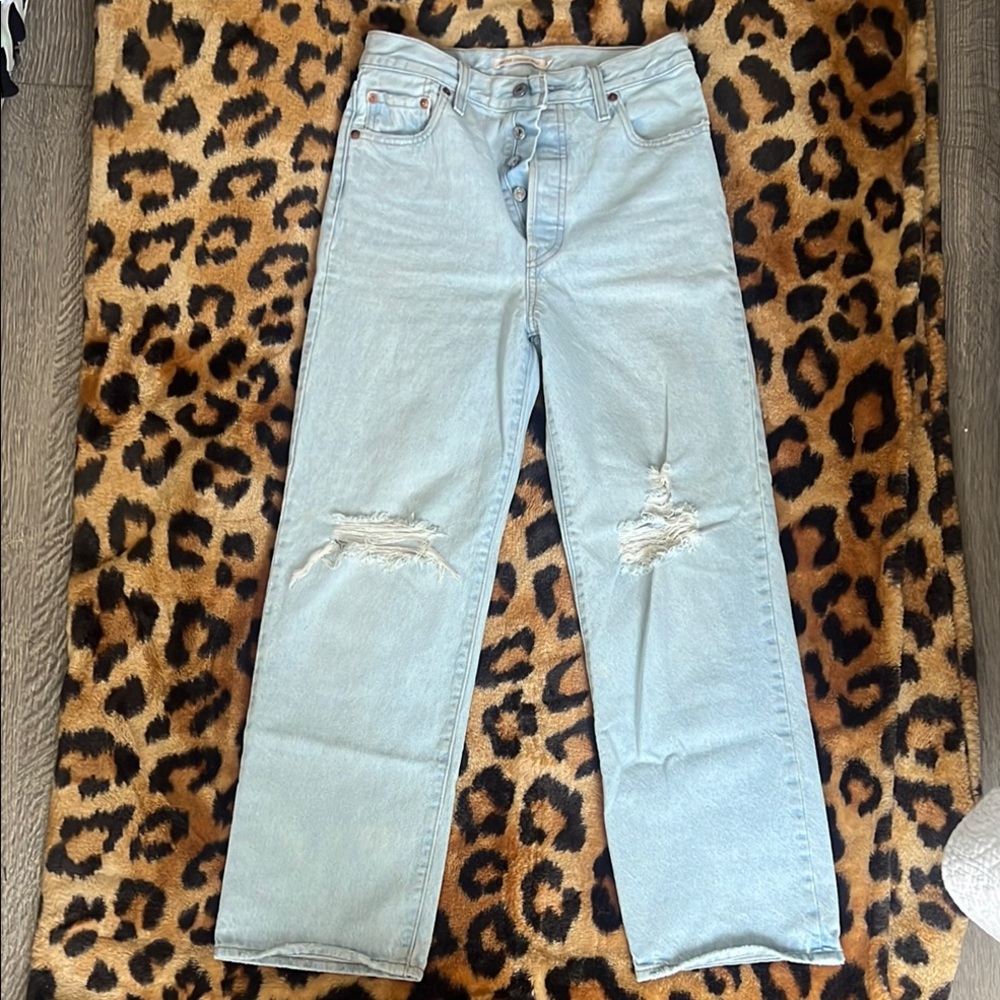 Light Blue Distressed Women's Levi’s Jeans